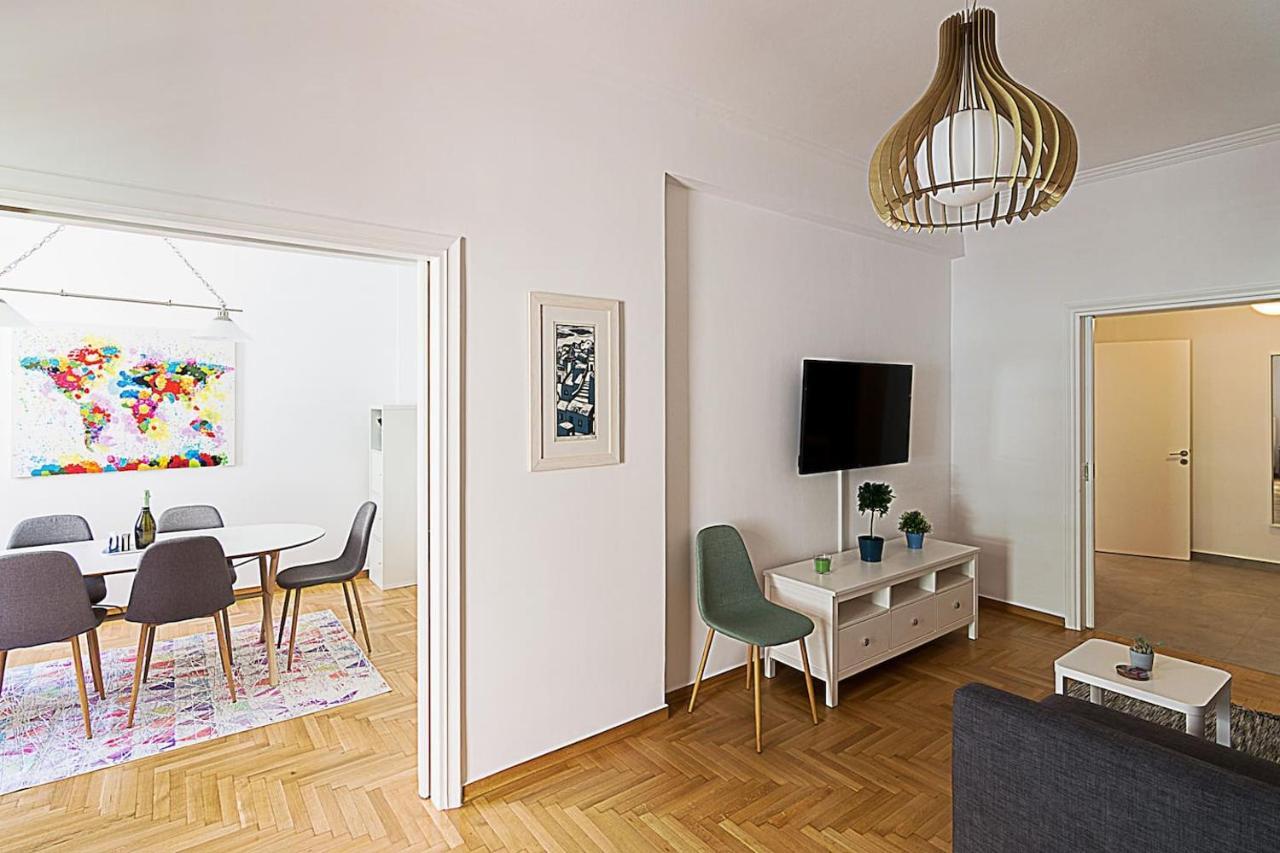 Spacious Two Bedroom Apartment In Central Location เอเธนส์ ภายนอก รูปภาพ