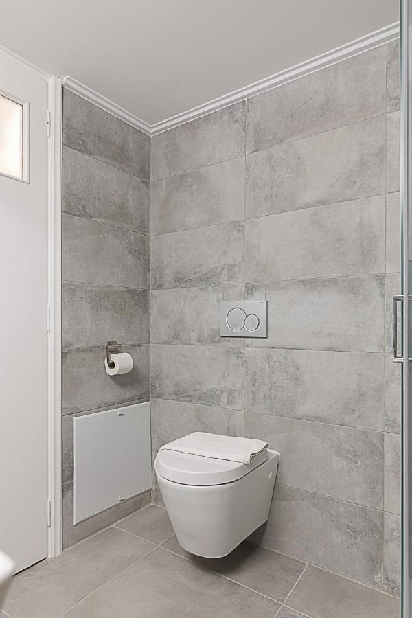 Spacious Two Bedroom Apartment In Central Location เอเธนส์ ภายนอก รูปภาพ