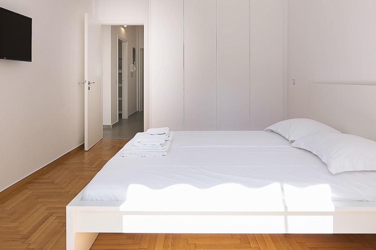 Spacious Two Bedroom Apartment In Central Location เอเธนส์ ภายนอก รูปภาพ