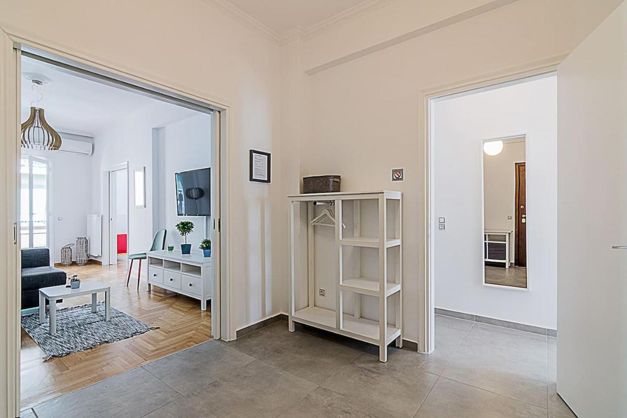 Spacious Two Bedroom Apartment In Central Location เอเธนส์ ภายนอก รูปภาพ
