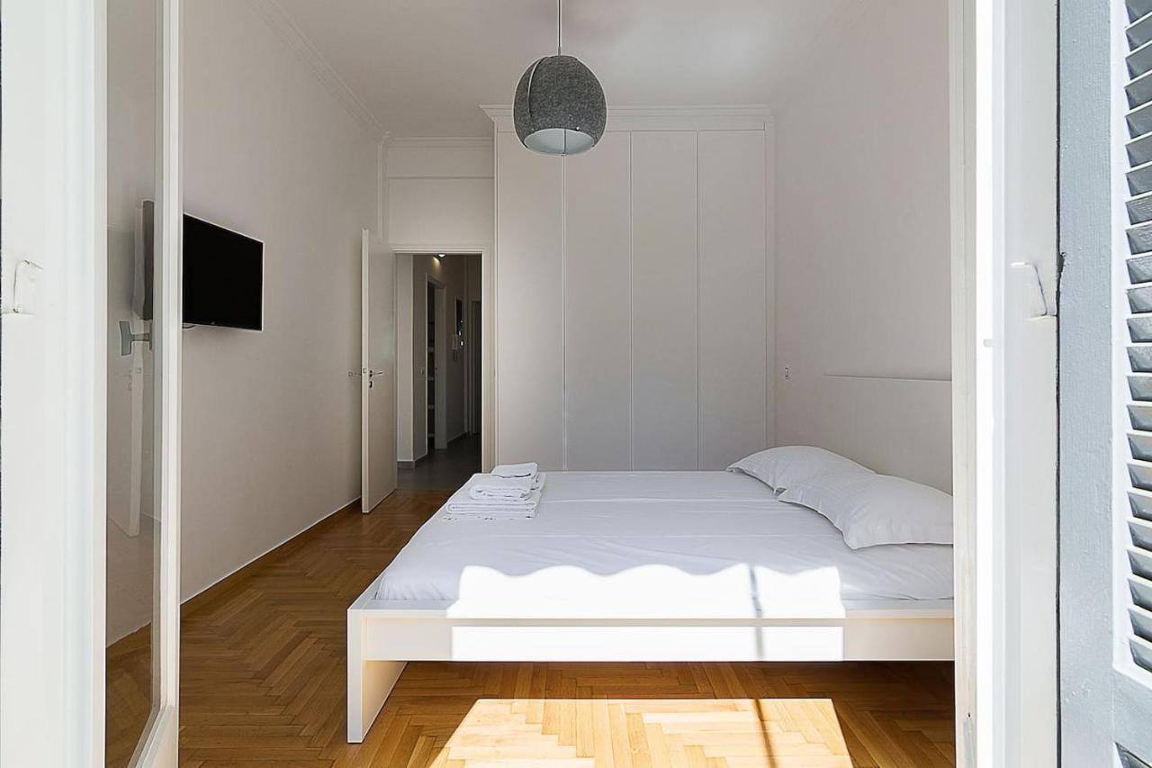 Spacious Two Bedroom Apartment In Central Location เอเธนส์ ภายนอก รูปภาพ