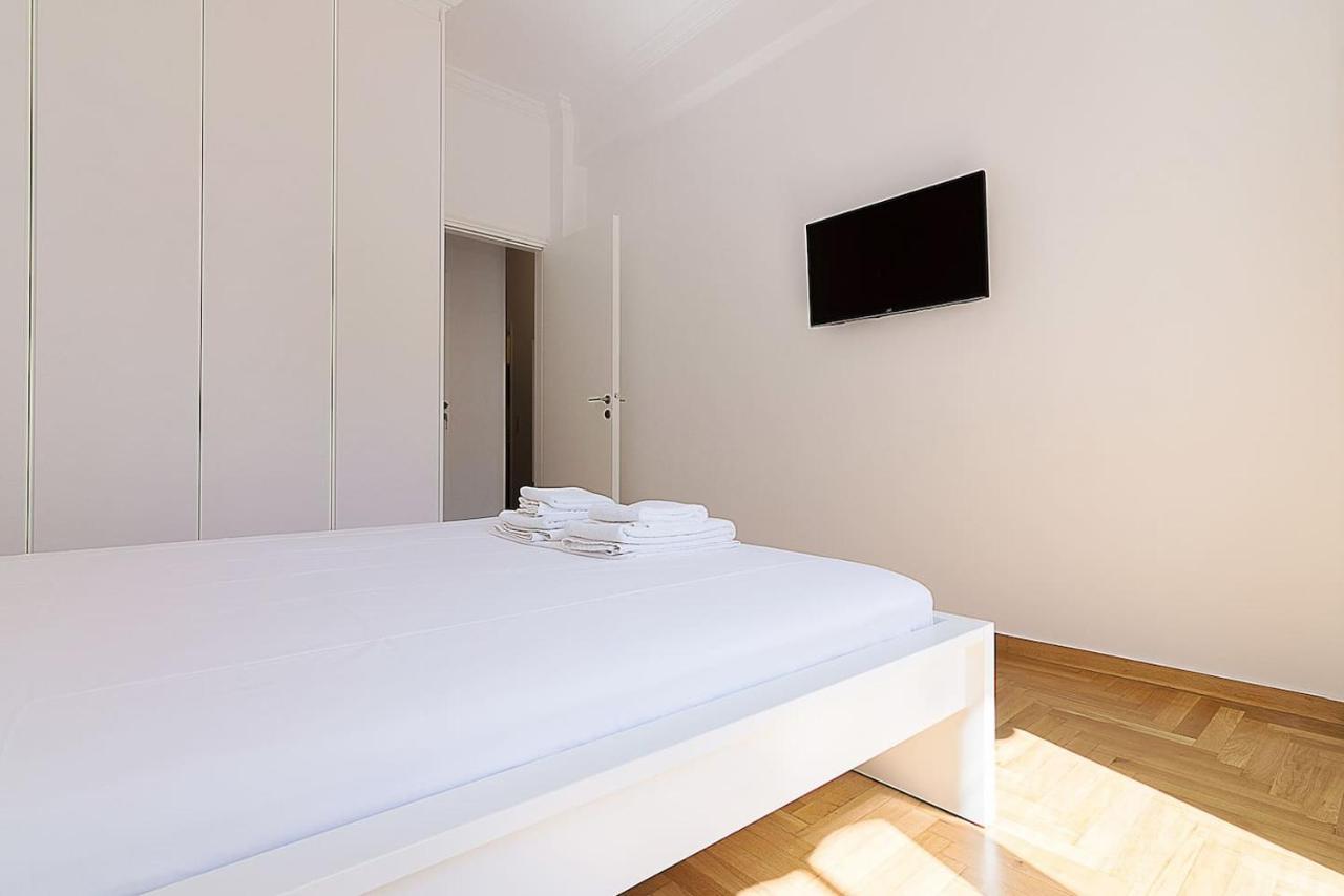 Spacious Two Bedroom Apartment In Central Location เอเธนส์ ภายนอก รูปภาพ