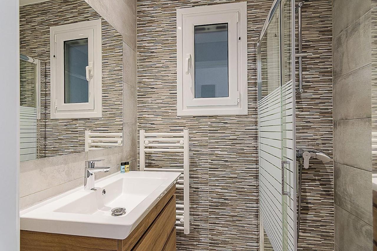 Spacious Two Bedroom Apartment In Central Location เอเธนส์ ภายนอก รูปภาพ